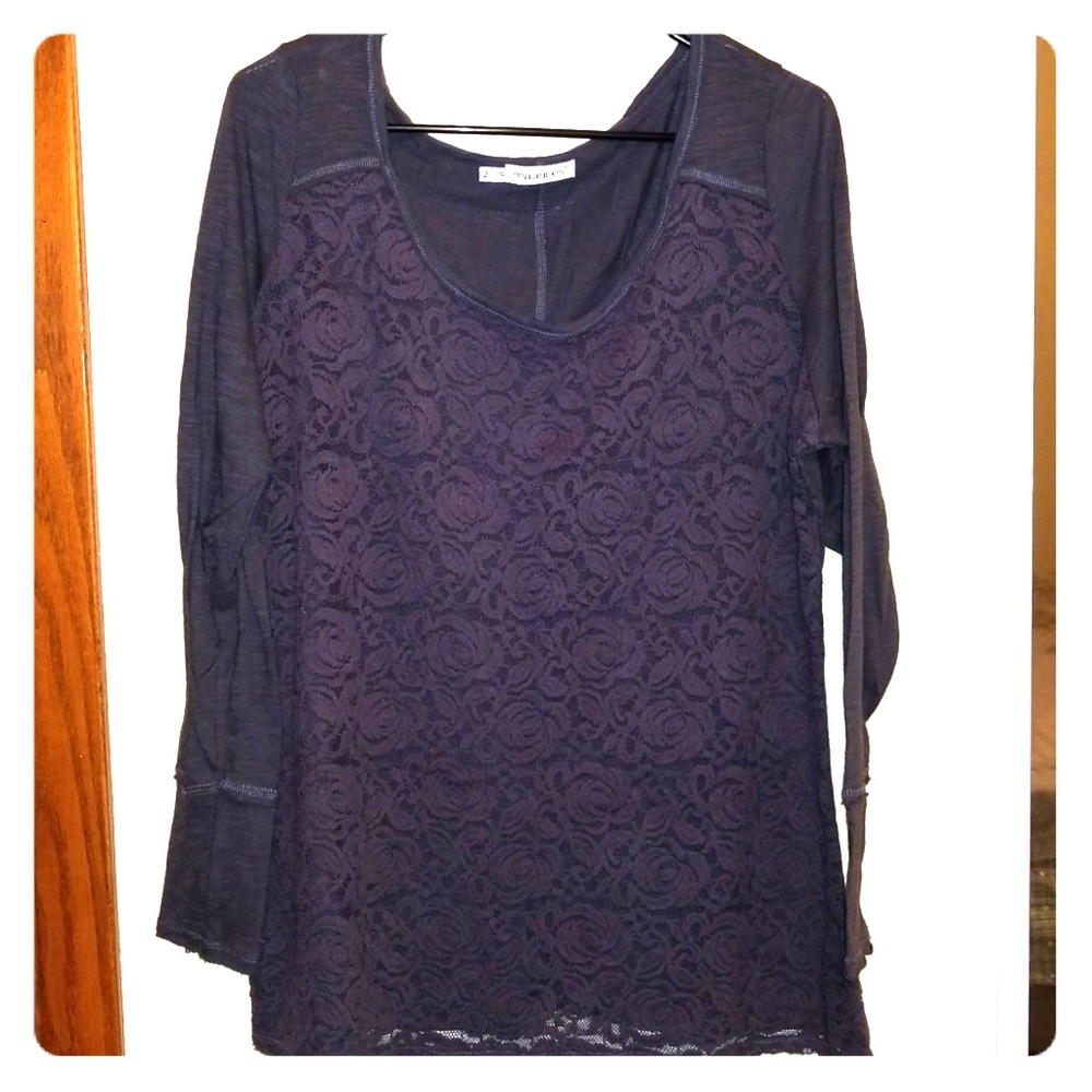 Long sleeved top